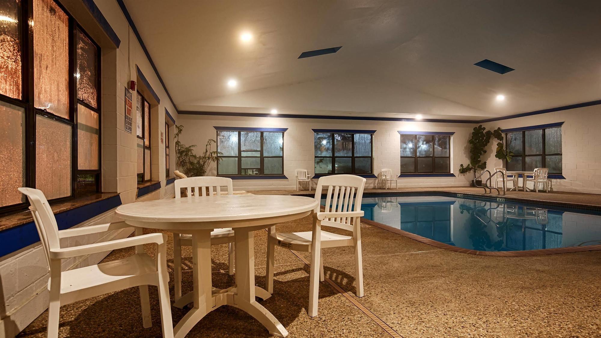 Best Western Executive Inn&suites Hotel Madisonville